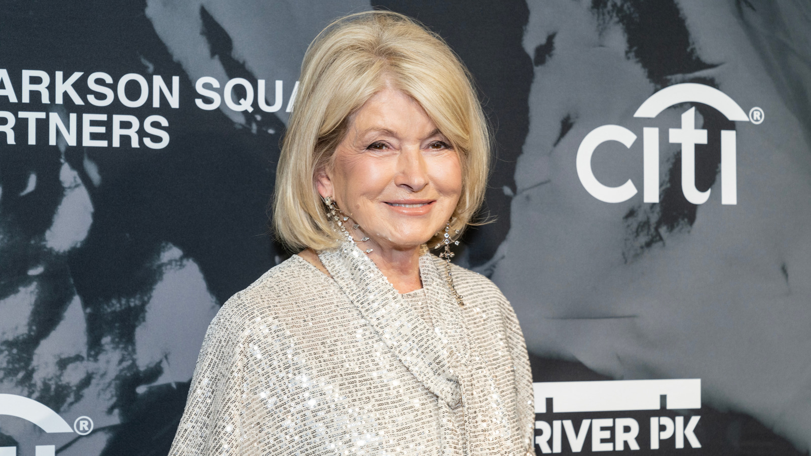 <a href="https://www.foodrepublic.com/1961676/martha-stewart-affordable-ingredient-soup-sauce/" target="_blank">The Affordable Ingredient Martha Stewart Uses To Elevate Soups And Sauces</a>