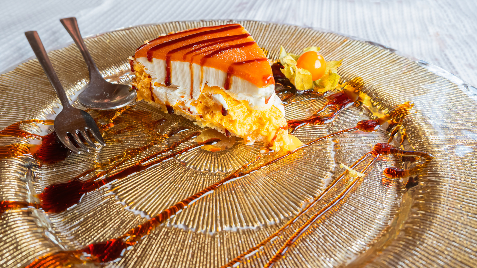 <a href="https://www.foodrepublic.com/1808749/alcohol-baked-goods-extra-flavor-whiskey/" target="_blank">The Alcohol That Makes Baked Goods Taste Richer, Deeper, And A Little Smoky</a>
