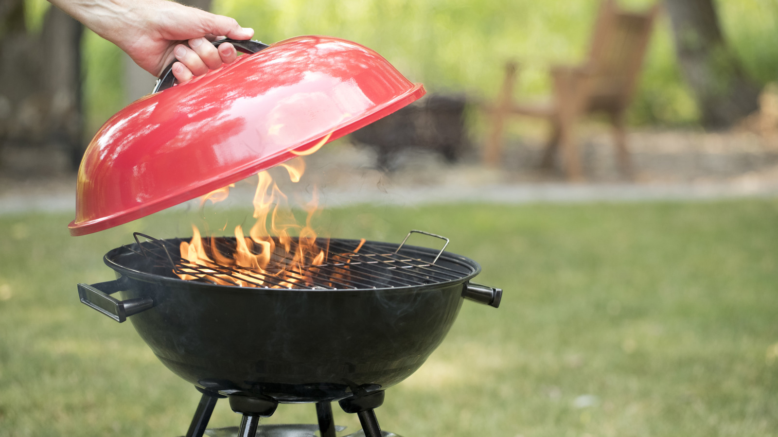 <a href="https://www.foodrepublic.com/2213268/average-lifespan-charcoal-grill/" target="_blank">The Average Lifespan Of Your Charcoal Grill</a>