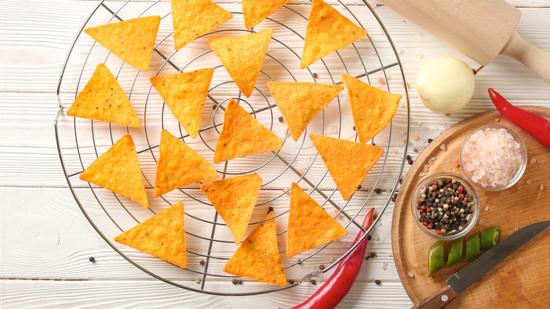 Assembling chips on cooling rack