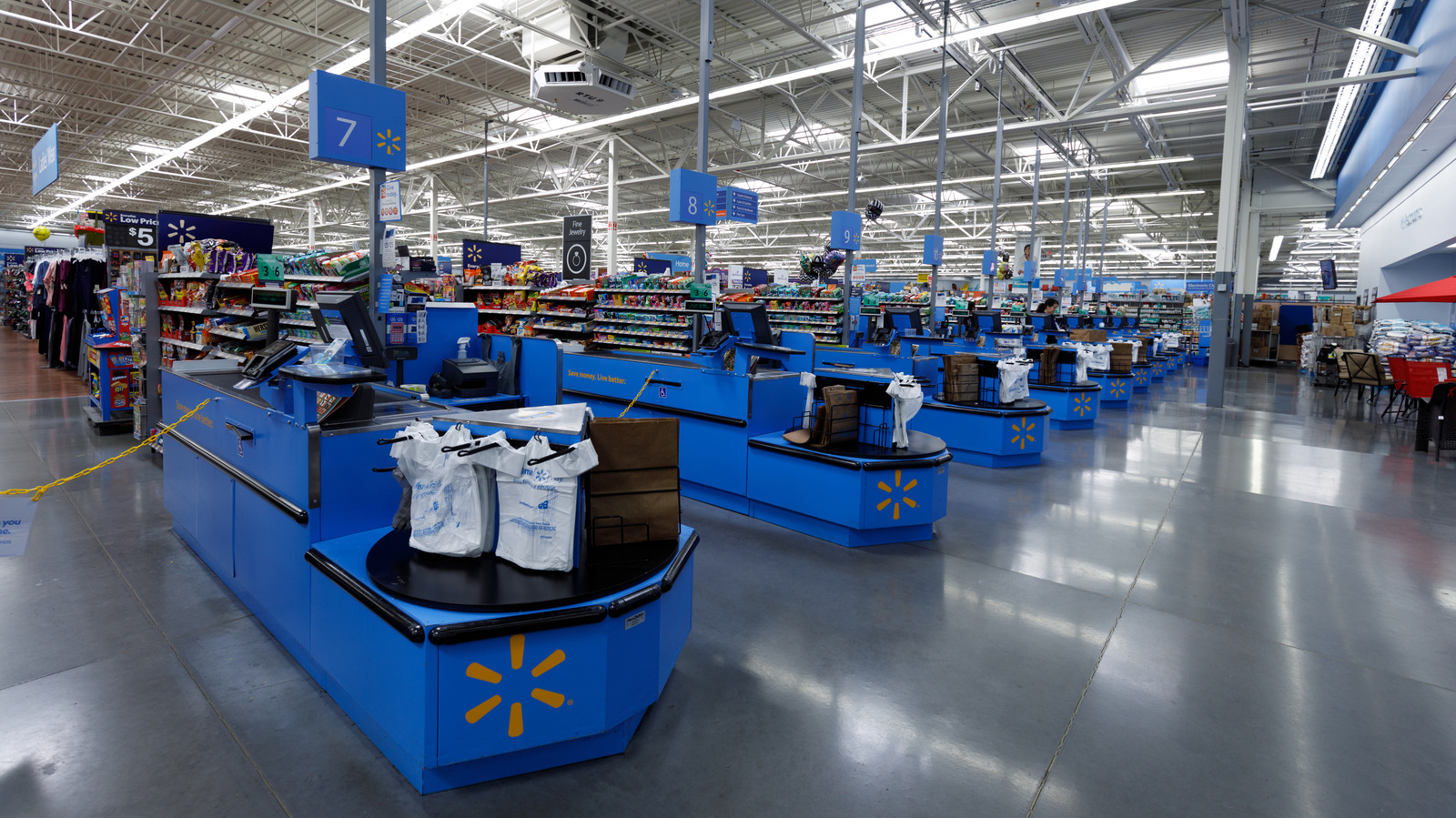 FoodWireDaily — The Beloved Mexican Fast Food Chain That's In Some Walmart Stores