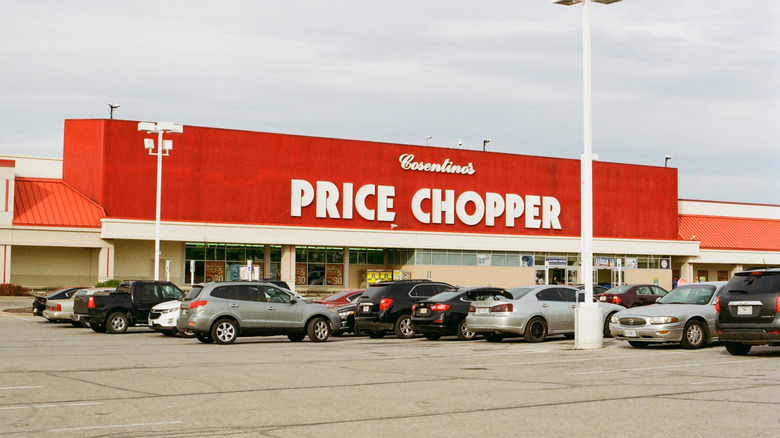 The exterior of a Price Chopper store