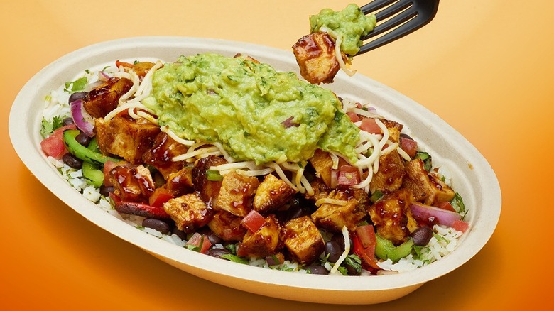 Chipotle chicken bowl