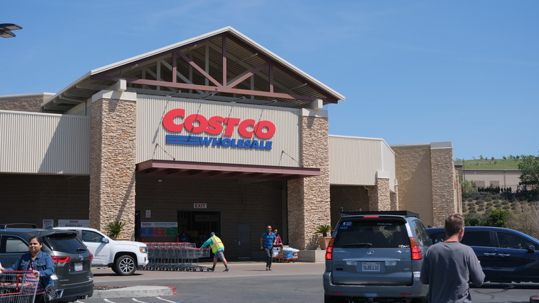 Exterior image of Coscto