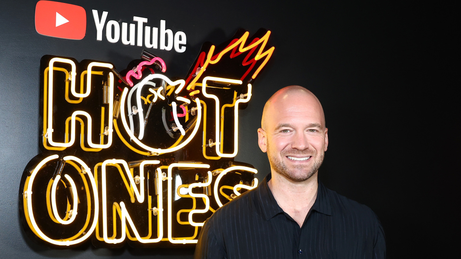 <a href="https://www.foodrepublic.com/1969222/best-drink-spicy-chicken-wings-not-water-milk-hot-ones-sean-evans/" target="_blank">The Best Drink For Spicy Wings Isn’t Water Or Milk, According To Hot Ones’ Sean Evans</a>