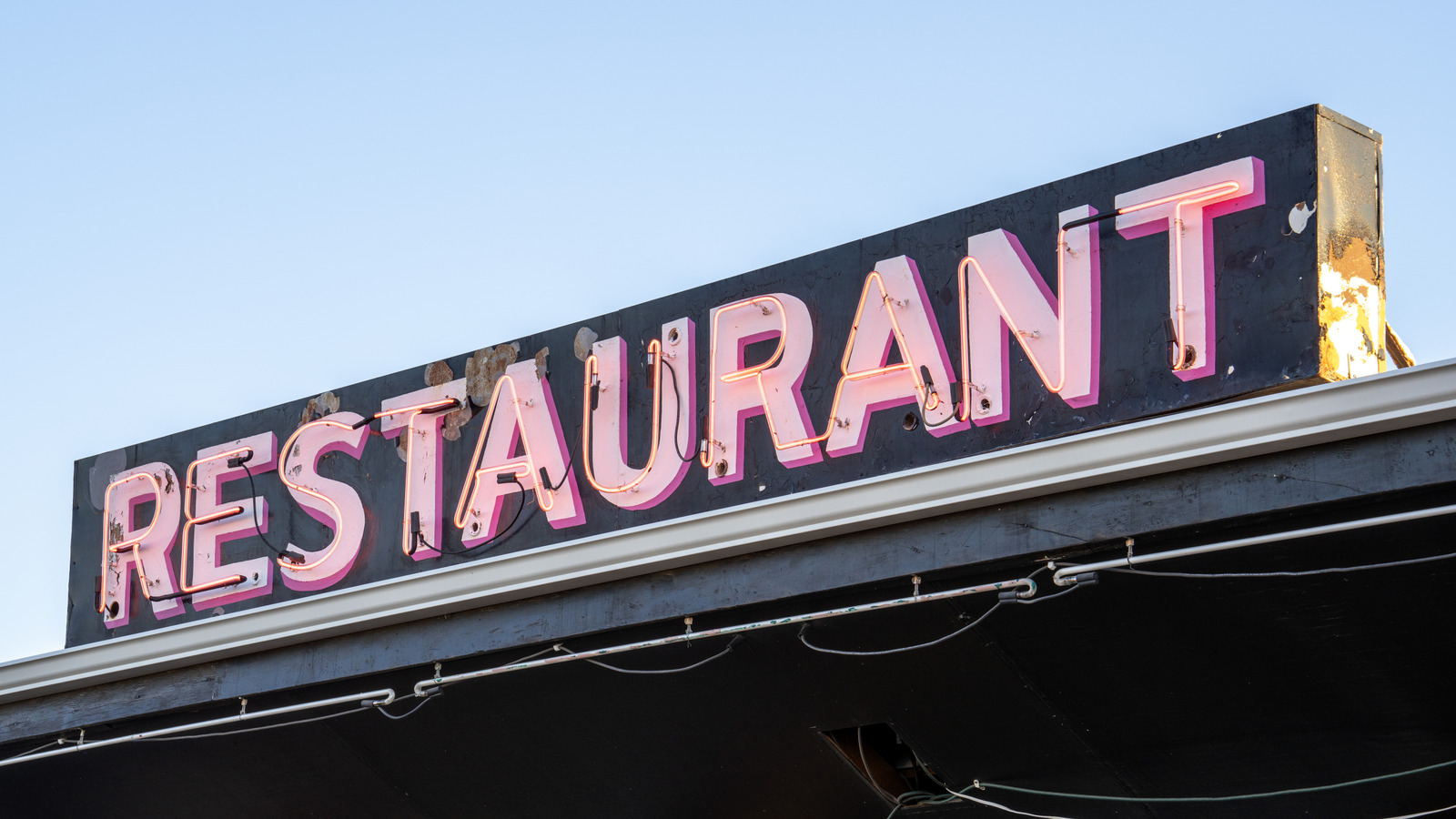 <a href="https://www.foodrepublic.com/1944510/best-hole-in-wall-restaurant-your-state/" target="_blank">The Best Hole-In-The-Wall Restaurant In Your State</a>