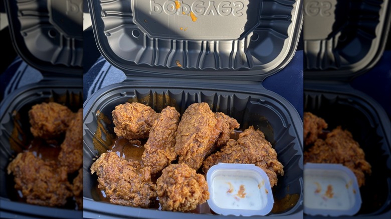 An order of bone-in wings from Popeyes