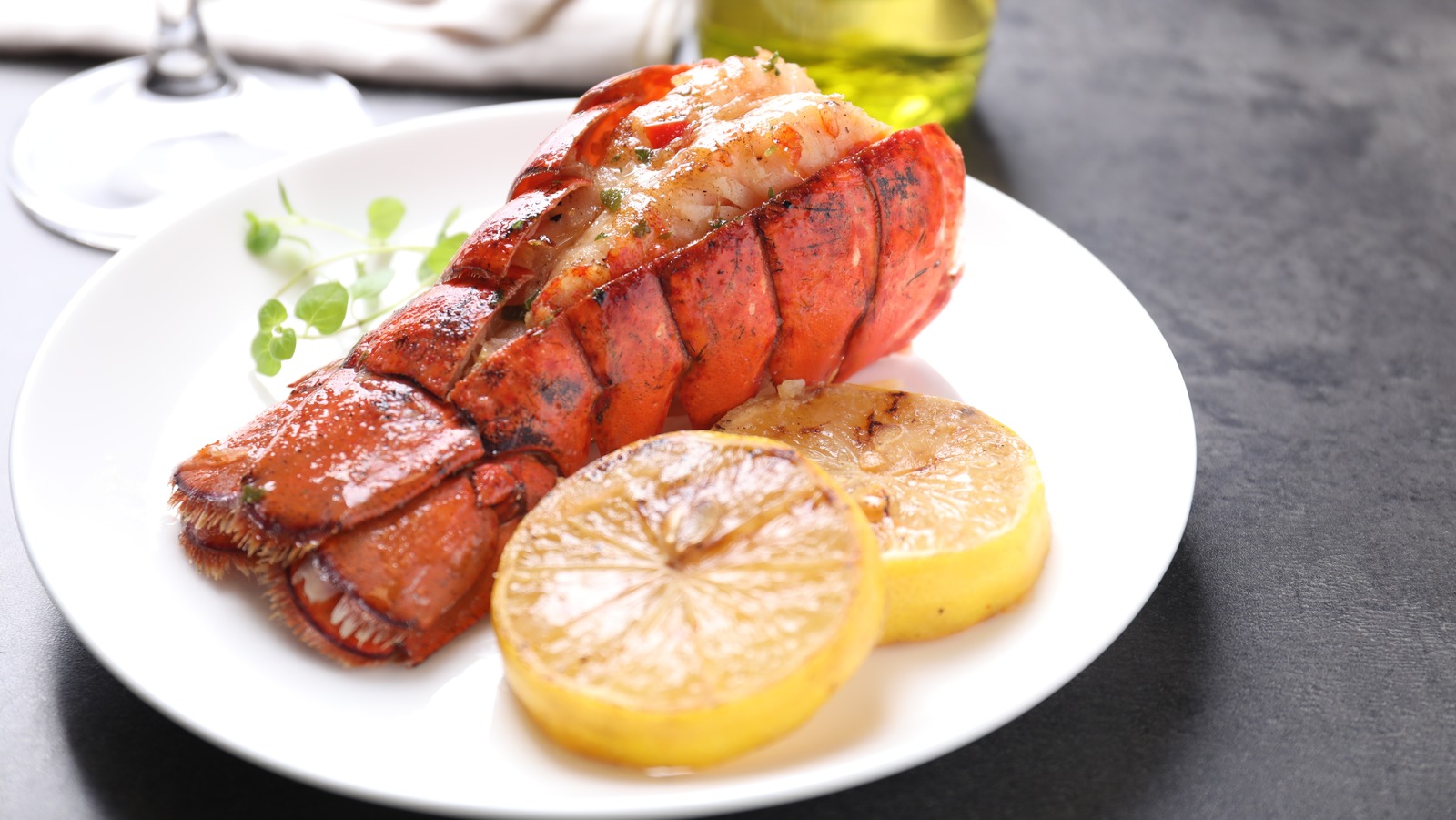<a href="https://www.foodrepublic.com/1807286/best-way-cook-lobster-tails/" target="_blank">The Best Method For Cooking Lobster Tails</a>