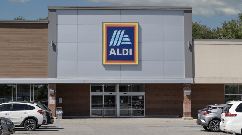 Aldi grocery store