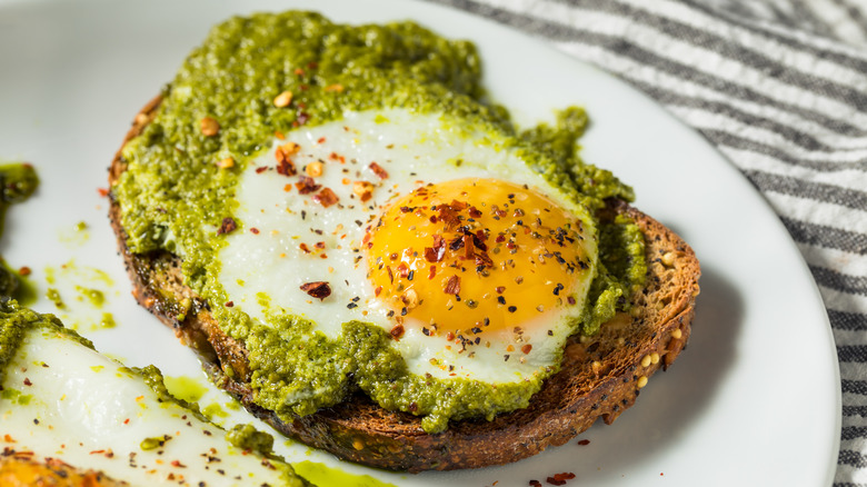 pesto fried egg on toast