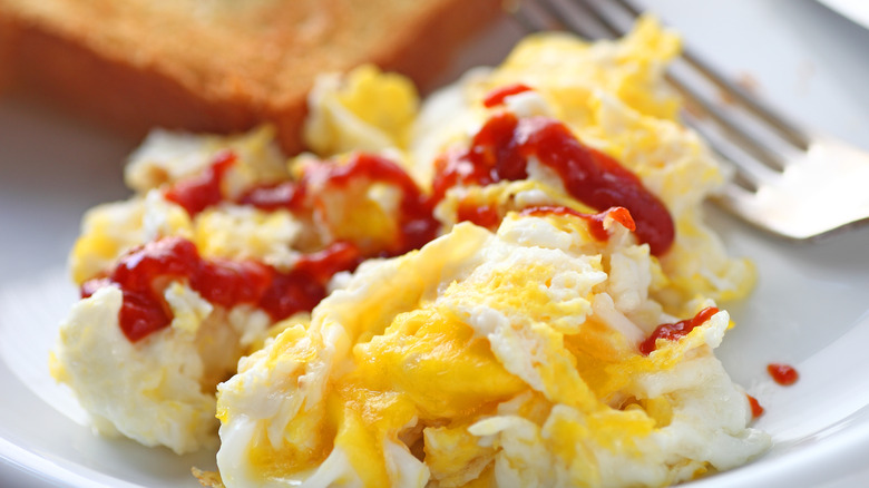 sriracha sauce on eggs