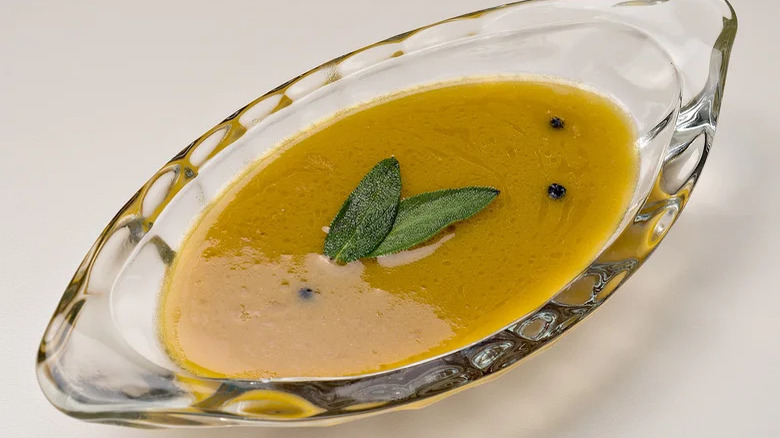 Peppercorn-Riesling Gravy