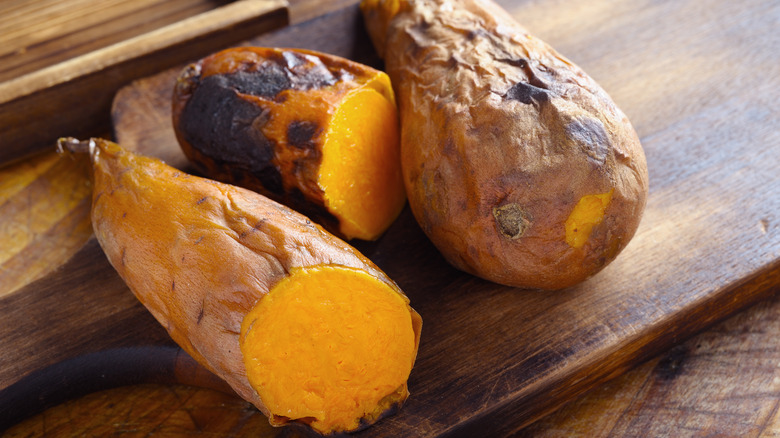 baked sweet potatos