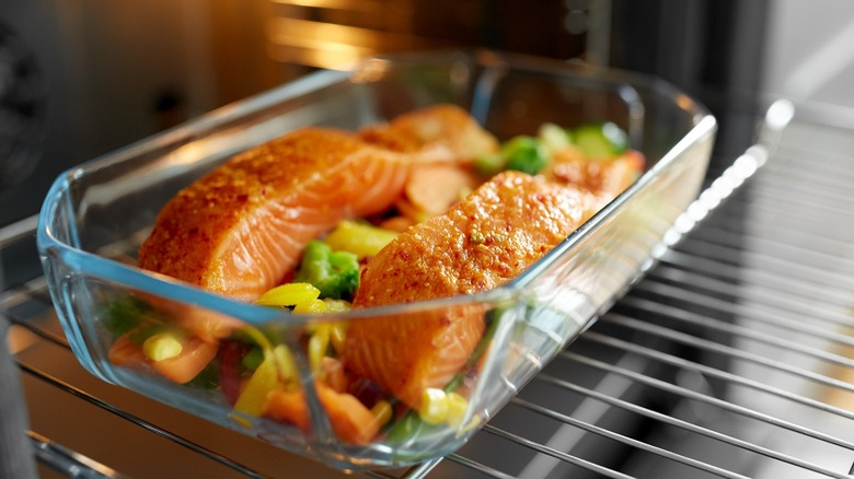 Baked salmon with veggies