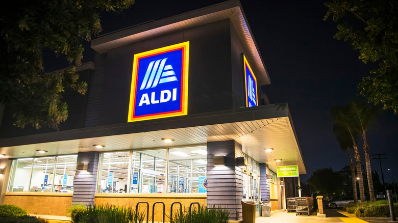 Aldi storefront at night