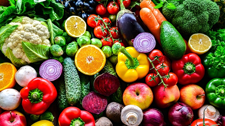 a bunch of raw veggies