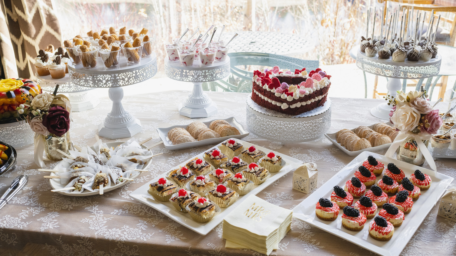 <a href="https://www.foodrepublic.com/1889380/vintage-dessert-jell-o-cookies-ingredient/" target="_blank">The Chewy Vintage Dessert That Features A Unique Boxed Ingredient</a>