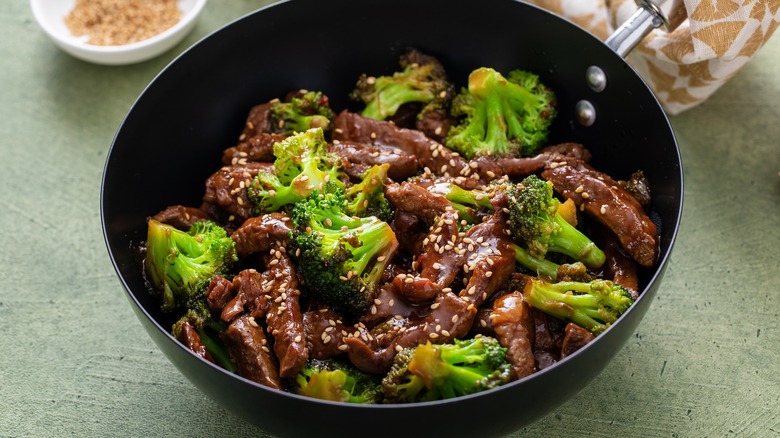 beef and broccoli stir fry