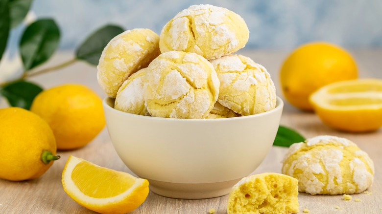 bowl of lemon ricotta cookies