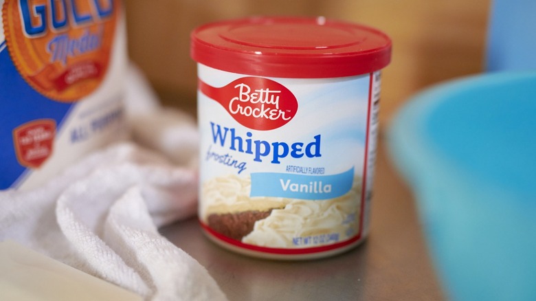 Can of Betty Crocker whipped vanilla frosting 