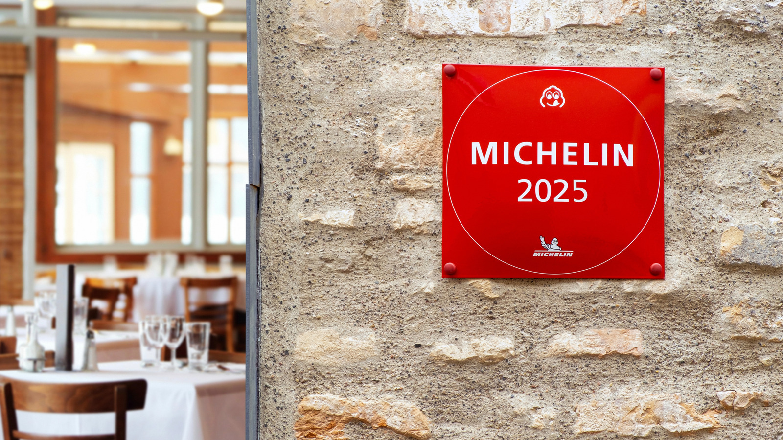 <a href="https://www.foodrepublic.com/2209034/michelin-star-vs-recommended-difference/" target="_blank">The Difference Between A Michelin Star And Michelin Recommended</a>