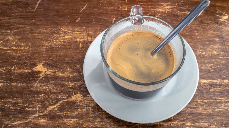https://www.foodrepublic.com/img/gallery/the-difference-between-cuban-coffee-and-typical-espresso/intro-1697724907.jpg