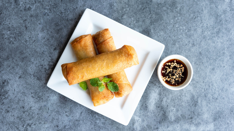 Chinese fried spring rolls with dipping sauce