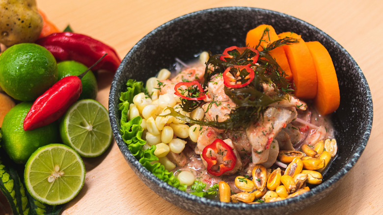Peruvian ceviche with lime