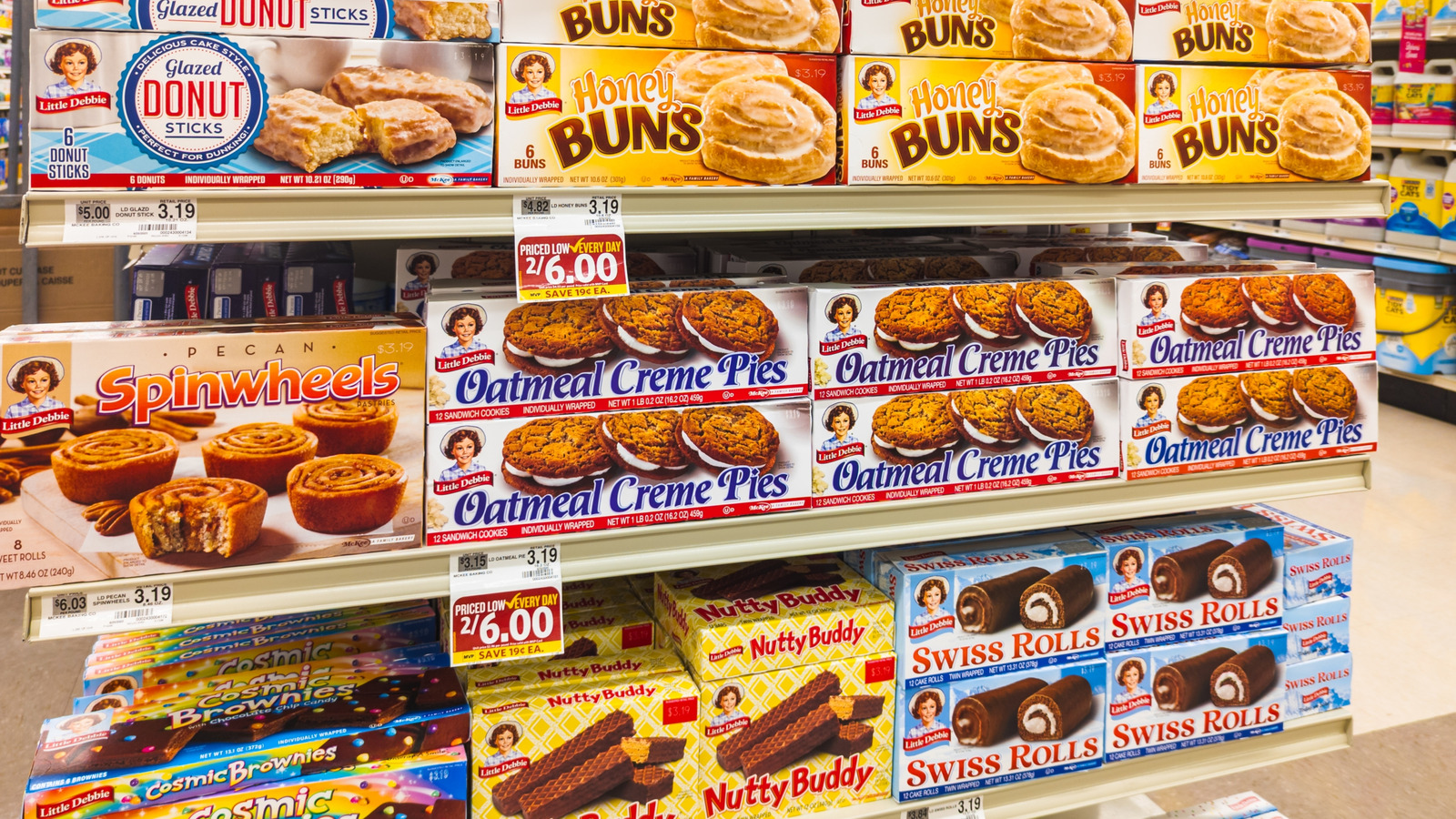 <a href="https://www.foodrepublic.com/2012411/discontinued-little-debbie-chocolate-zebra-cake/" target="_blank">The Discontinued Little Debbie Chocolate Cake That Deserves A Comeback</a>