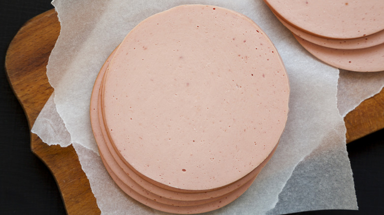 bologna slices on deli paper