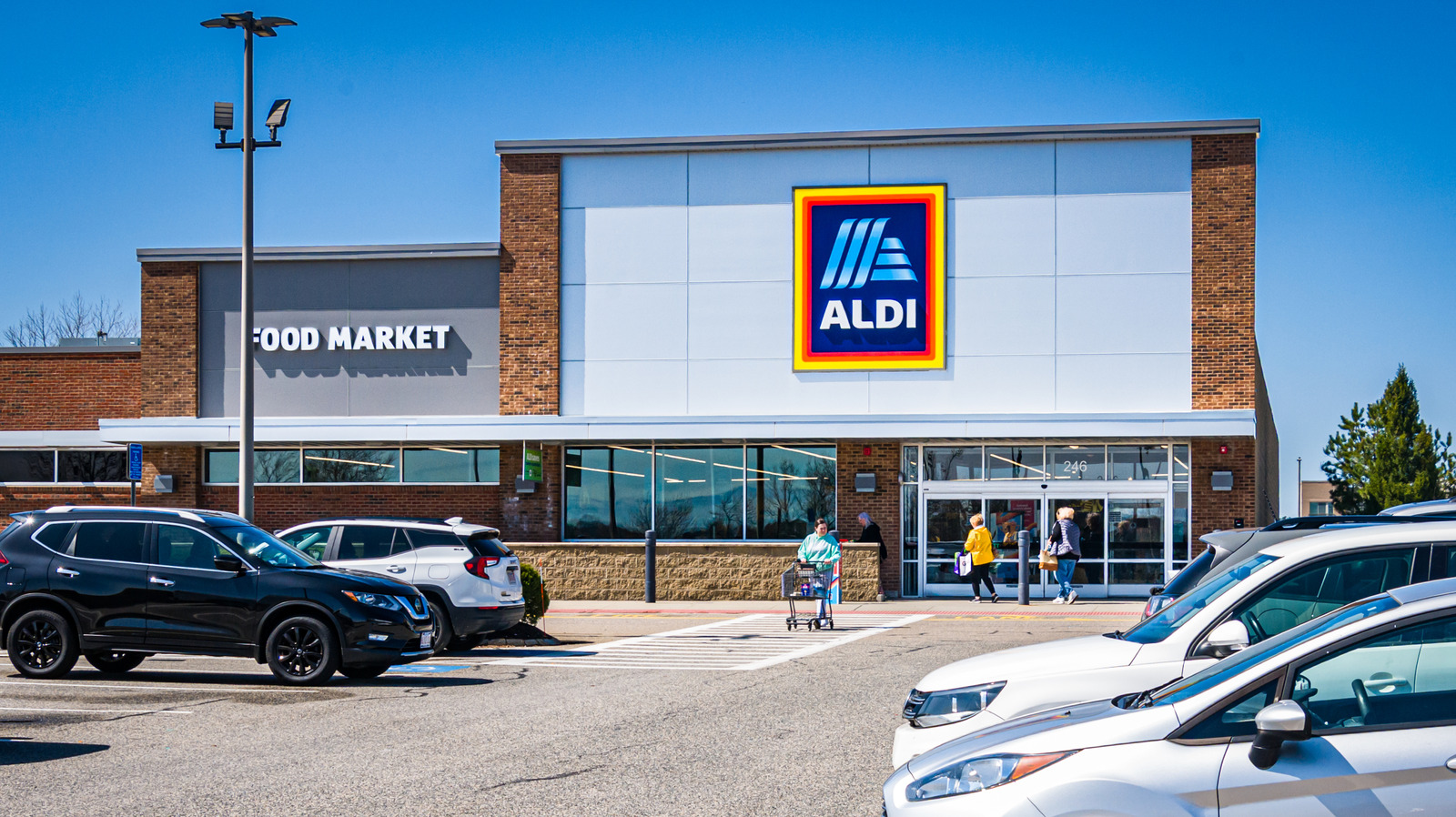 <a href="https://www.foodrepublic.com/1995222/essential-guide-to-shopping-at-aldi/" target="_blank">The Essential Guide To Shopping At Aldi For The First Time</a>