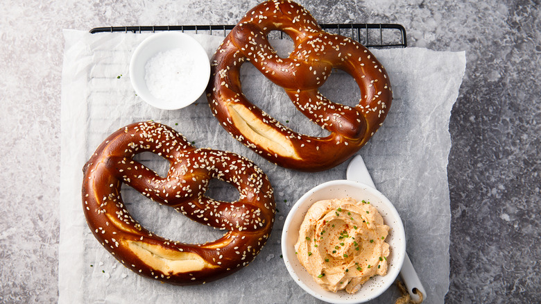 Bavarian pretzels with cheese dip