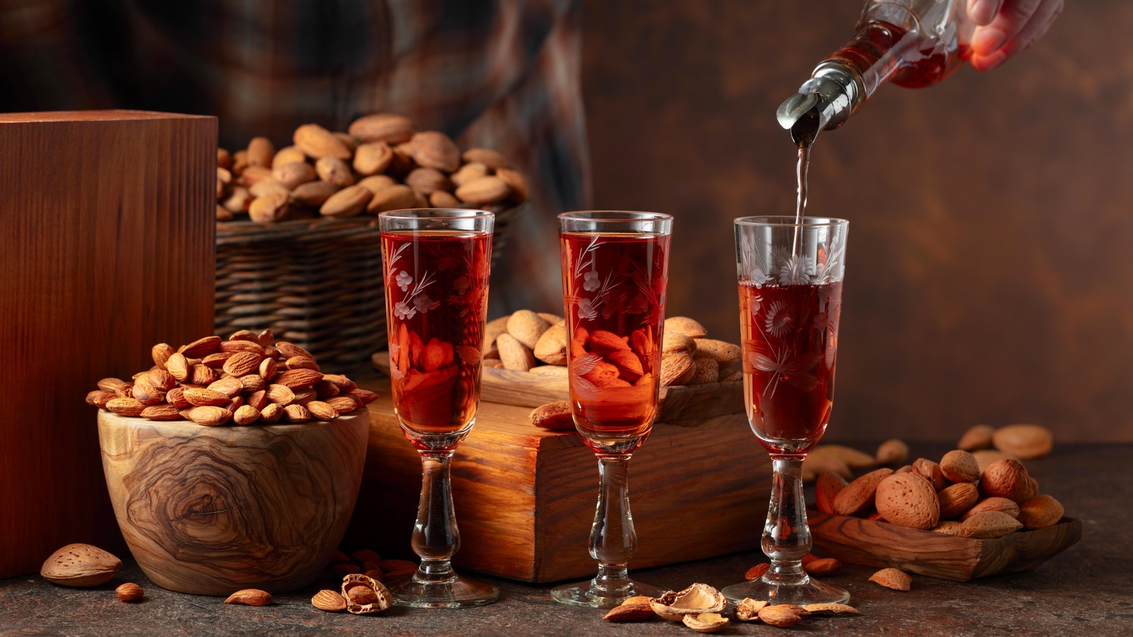 <a href="https://www.foodrepublic.com/1804426/how-to-substitute-amaretto-cocktails/" target="_blank">The Expert Way To Swap Amaretto In Cocktails</a>