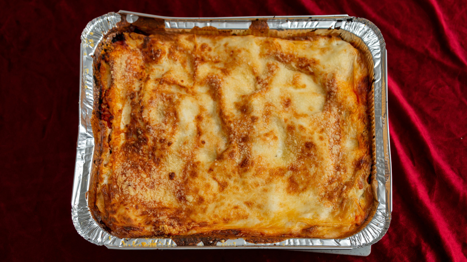 <a href="https://www.foodrepublic.com/2211840/naples-italy-lasagna-carnevale/" target="_blank">The Extra Meaty Lasagna You Can Find In Naples During Carnevale</a>