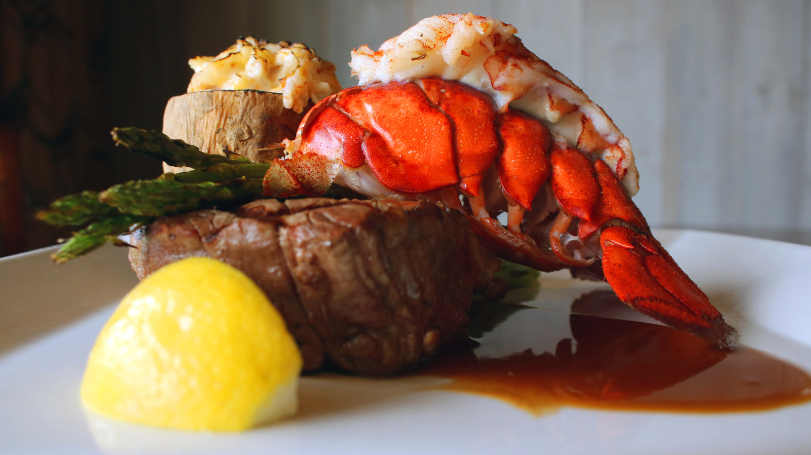 <a href="https://www.foodrepublic.com/2203512/wd-crowleys-forgotten-steakhouse-atlanta/" target="_blank">The Forgotten Atlanta Steakhouse That Had Lobster ‘Even A New Englander Would Approve’</a>