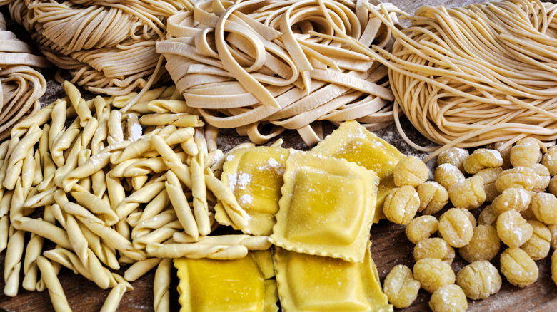 A variety of uncooked fresh pastas