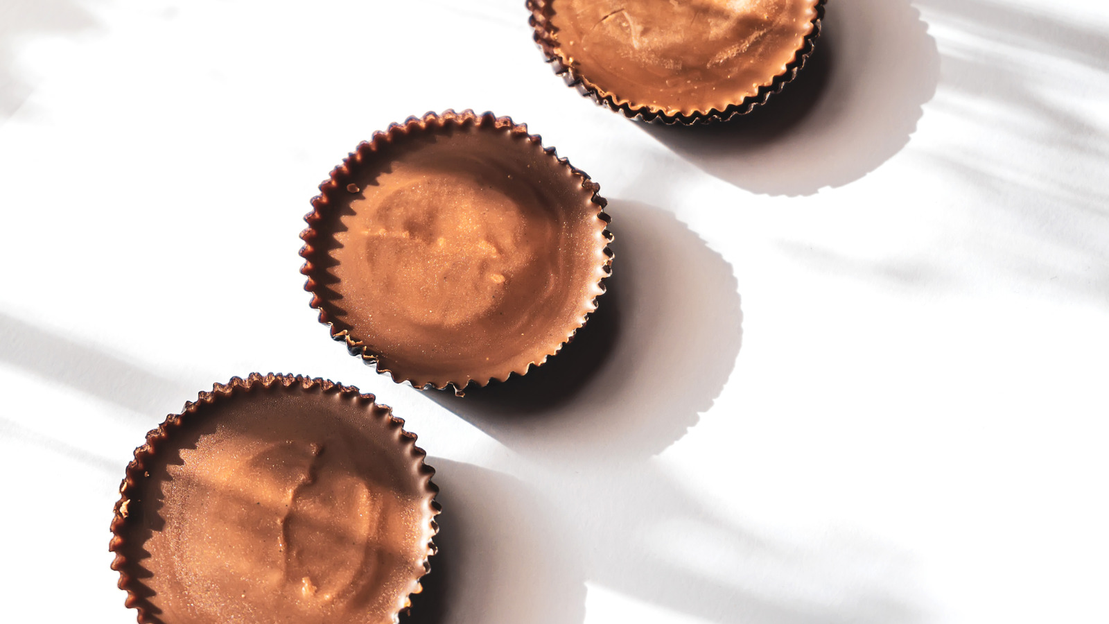 <a href="https://www.foodrepublic.com/1959483/reeses-smores-instant-treat/" target="_blank">The Genius Reese’s S’mores Hack For Instant Treats (No Campfire Needed)</a>