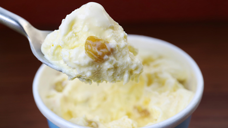 ice cream with drunken raisins