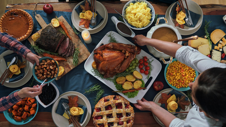 Foods on a thanksgiving table