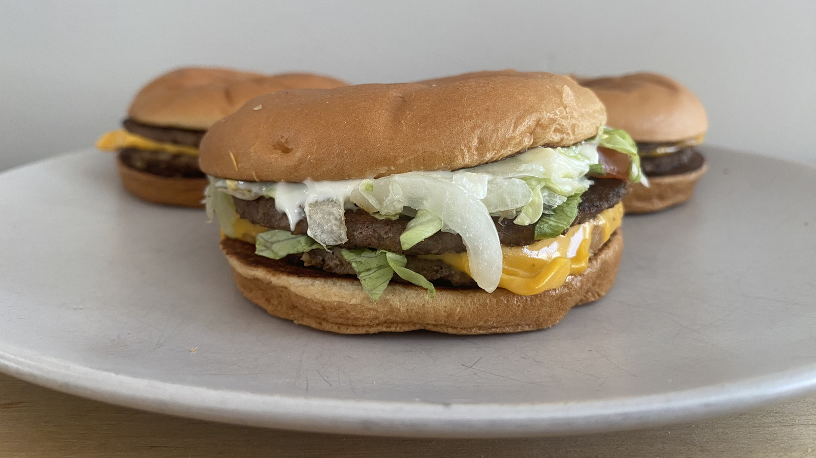 <a href="https://www.foodrepublic.com/2107618/best-mcdonalds-burger-double-quarter-pounder/" target="_blank">The Hands-Down Best McDonald’s Burger Is Made For Meat Lovers</a>