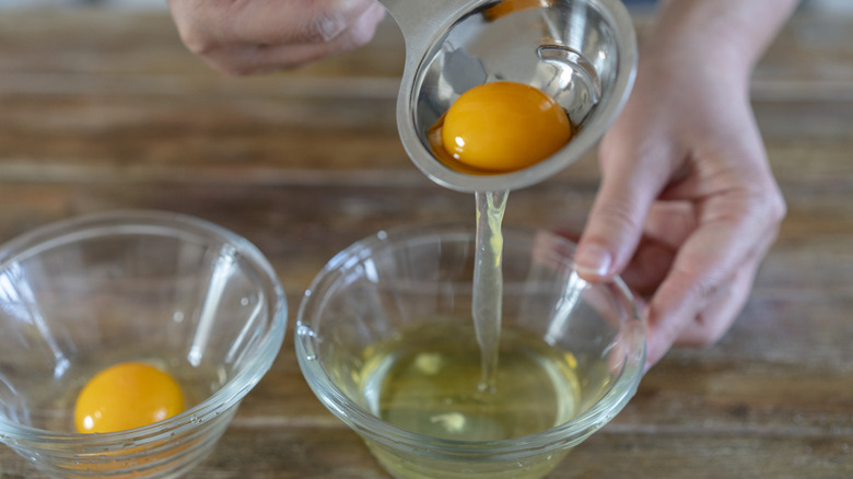 Egg separating tool