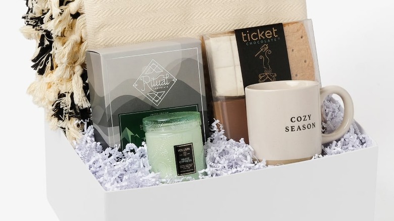 Fountain Gifts Cozy Season deluxe gift box