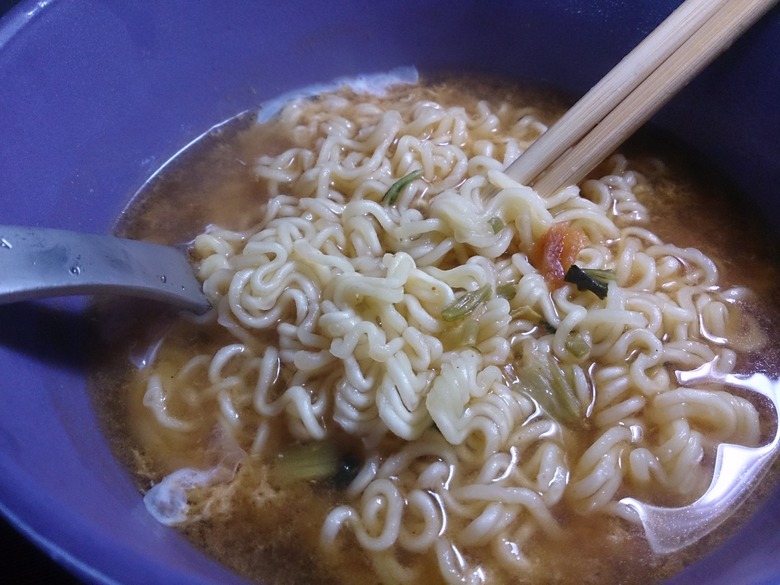 Instant_noodles_ramen