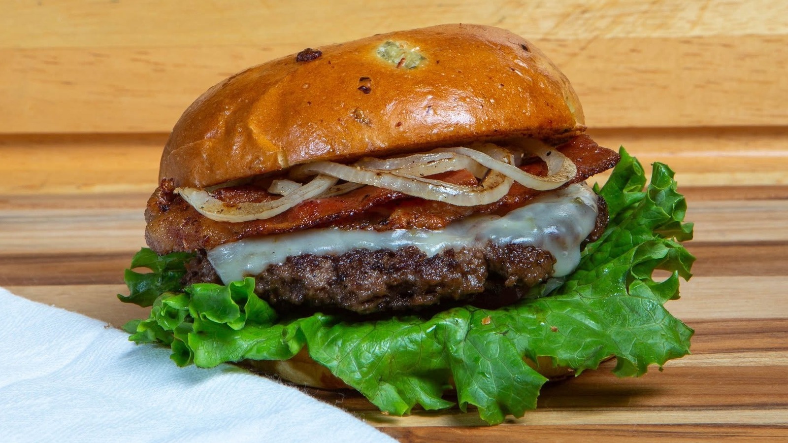 <a href="https://www.foodrepublic.com/2200671/houston-grocery-store-burger-restaurant-stantons-city-bites/" target="_blank">The Houston Grocery Store That Became A Beloved Burger Restaurant</a>