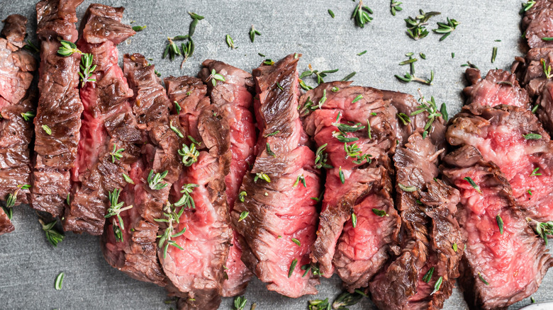 Sliced skirt steak with thyme