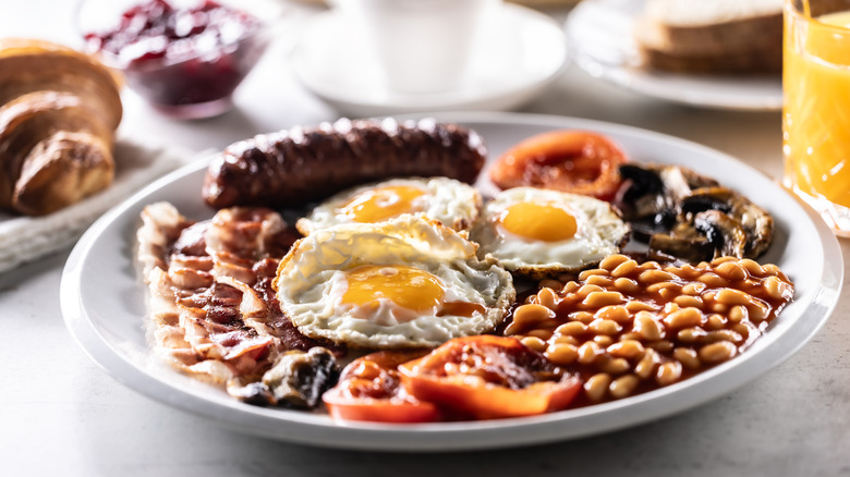 plated full British breakfast