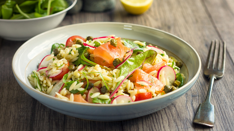 Orzo salad with salmon