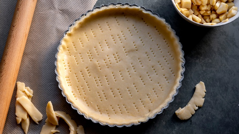 Tart crust in tin