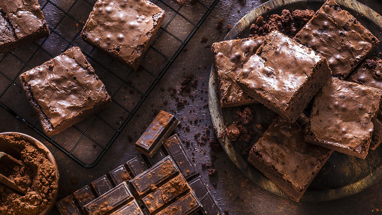 Cleanly cut brownies
