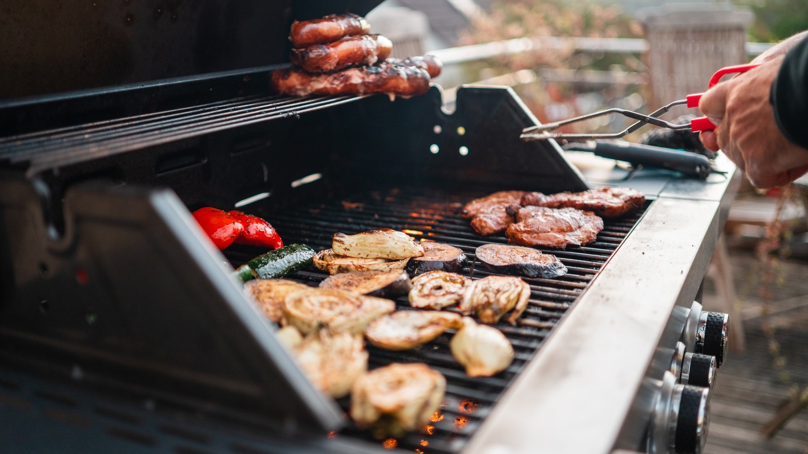 <a href="https://www.foodrepublic.com/1773398/lean-meat-think-twice-grill-pork-chops/" target="_blank">The Lean Meat You Should Think Twice About Before Grilling</a>